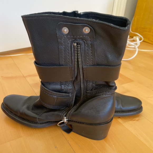 Vera Wang Lavender Boots W5.5 - Picture 2 of 3